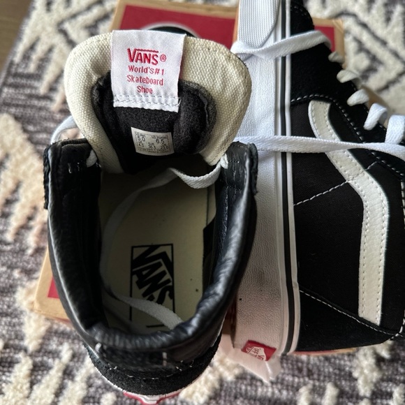 Vans - Picture 5 of 5